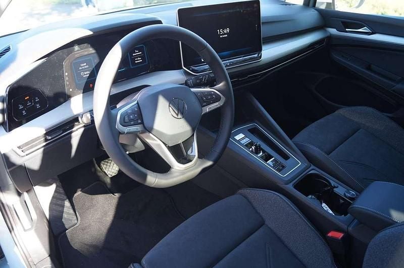 Neu VW Golf VIII 150 PS (110 kW) 2025 Blau Limousine