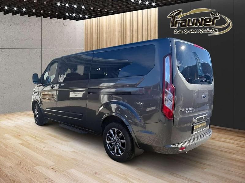 Gebraucht Ford Tourneo Titanium 150 PS (110 kW) 2022 Grau Van / Kleinbus