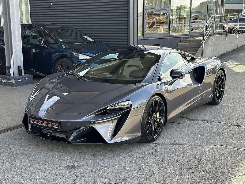 Gebraucht McLaren Artura 585 PS (430 kW) 2023 Grau metallic Coupé