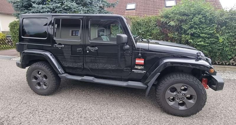 Gebraucht Jeep Wrangler Unlimited Sahara 200 PS (147 kW) 2011 Schwarz SUV
