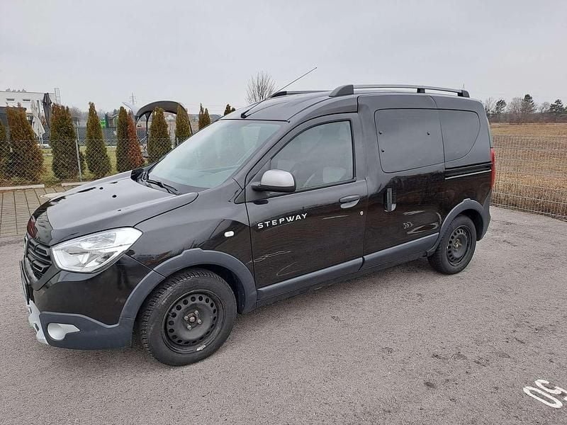 Gebraucht Dacia Dokker Stepway 90 PS (66 kW) 2018 Schwarz Van / Kleinbus