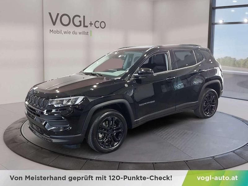 Schwarz Neu 2025 Jeep Compass SUV | € 46.980 - Bild 1/4