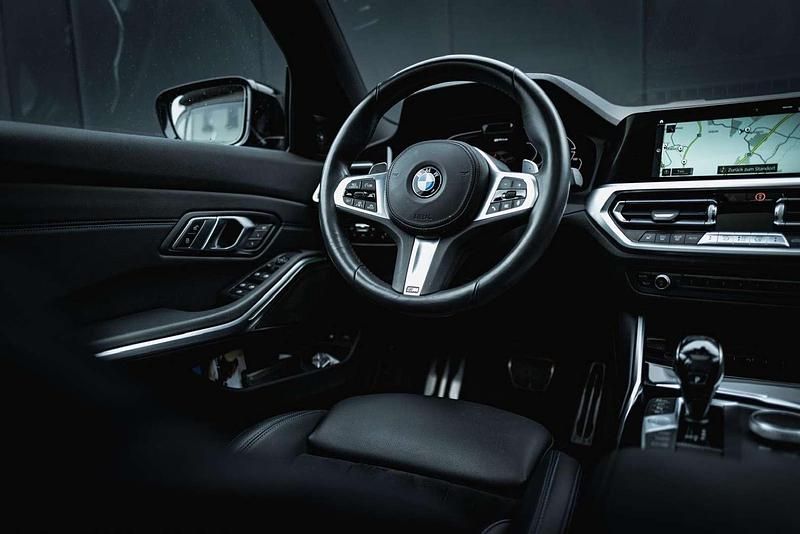 Gebraucht BMW 330e M Sport 184 PS (135 kW) 2019 Schwarz Limousine