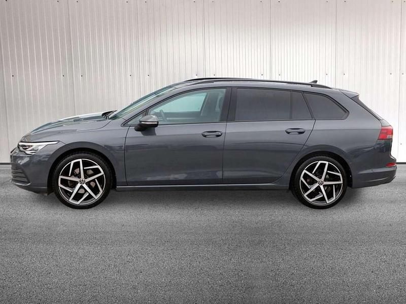 Gebraucht VW Golf VIII Life 131 PS (96 kW) 2023 Grau Kombi