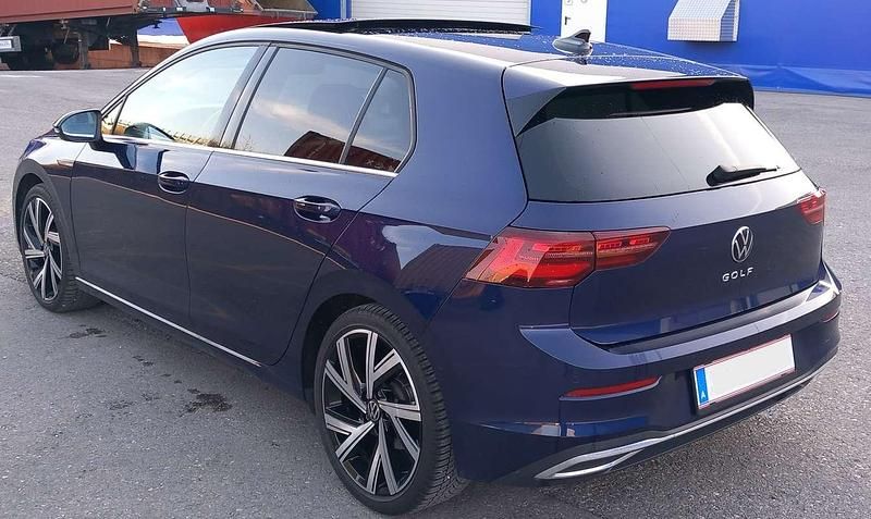 Gebraucht VW Golf VIII Style 150 PS (110 kW) 2020 Blau Limousine