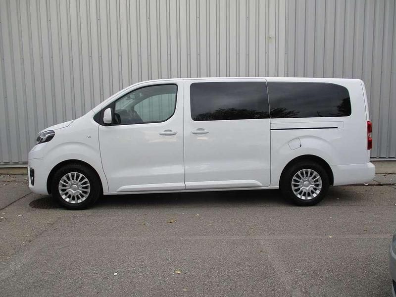 Gebraucht Toyota Proace Verso 144 PS (105 kW) 2023 Weiß Kombi