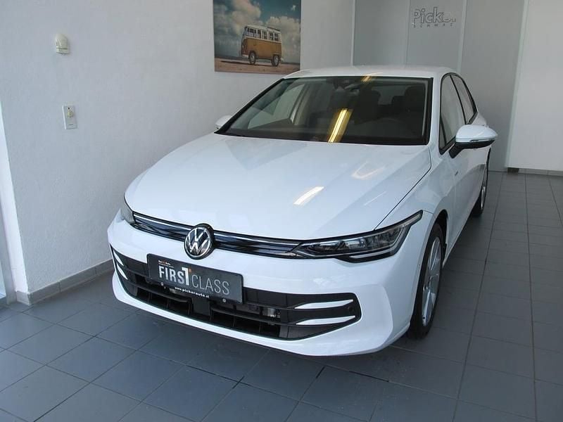 Weiss normal Gebraucht 2025 VW Golf VIII Limousine | € 26.950 (Guter Preis) - Bild 1/4