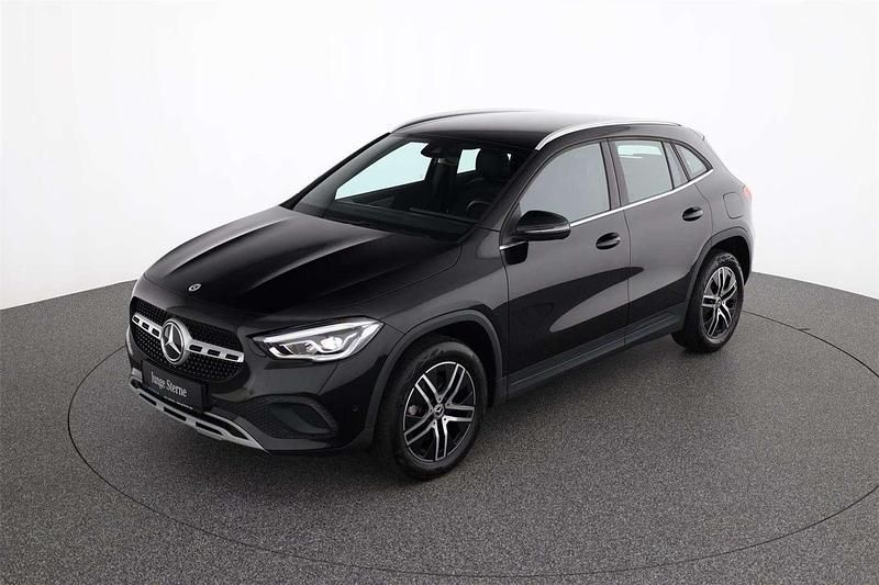 Gebraucht Mercedes GLA180 116 PS (85 kW) 2023 Schwarz SUV