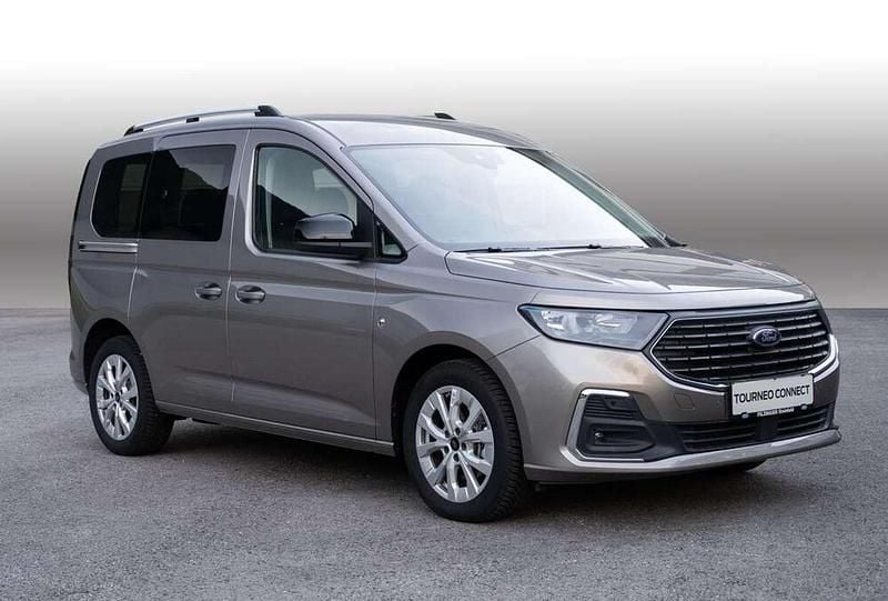 Gebraucht Ford Tourneo Connect Titanium 122 PS (89 kW) 2024 Silber Van / Kleinbus