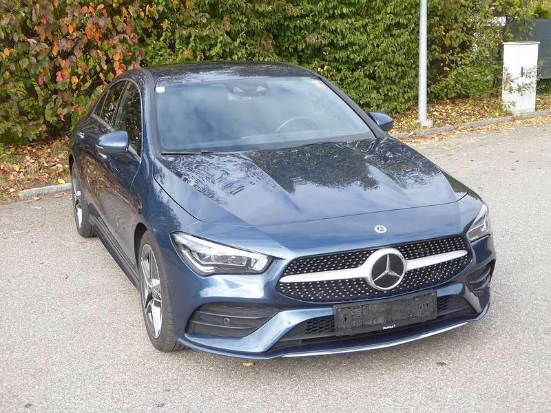 Blau Gebraucht 2023 Mercedes CLA200 AMG line Coupé | € 32.000 (Fairer Preis) - Bild 1/4