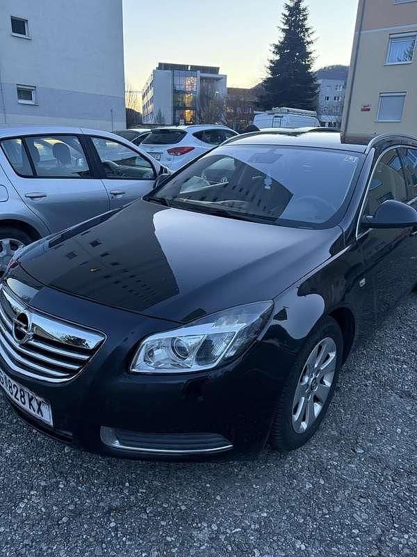 Gebraucht Opel Insignia Edition 131 PS (96 kW) 2011 Kombi