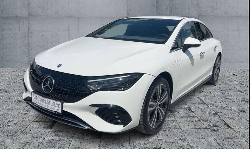 Gebraucht Mercedes EQE300 180 kW (245 PS) 2022 Weiß Limousine