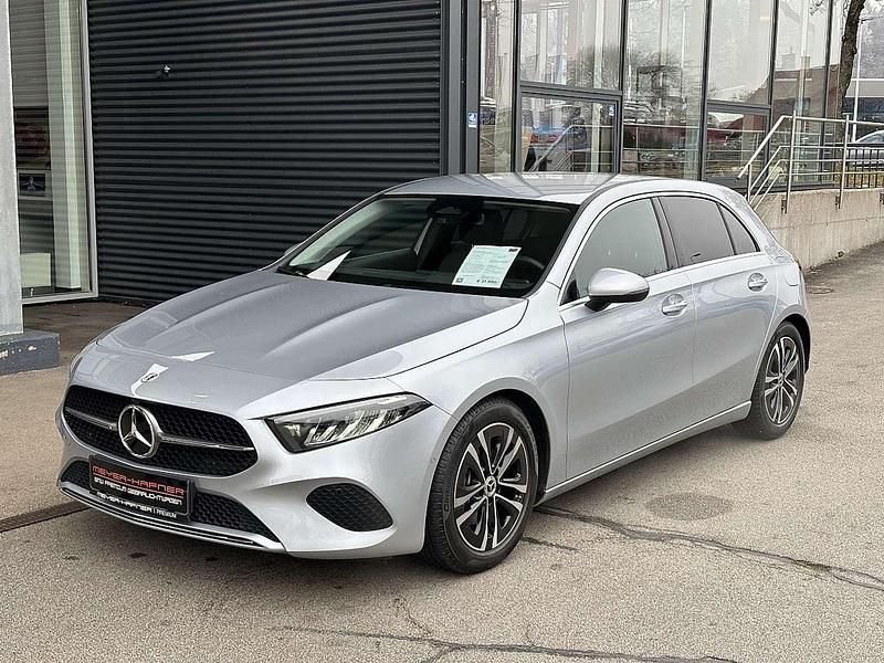 Gebraucht Mercedes A180 Progressive 116 PS (85 kW) 2024 Silber Limousine
