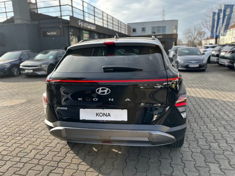 Neu Hyundai Kona GO! 100 PS (73 kW) 2025 Abyss black SUV