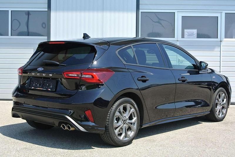 Gebraucht Ford Focus ST-Line X 120 PS (88 kW) 2022 Schwarz Kleinwagen