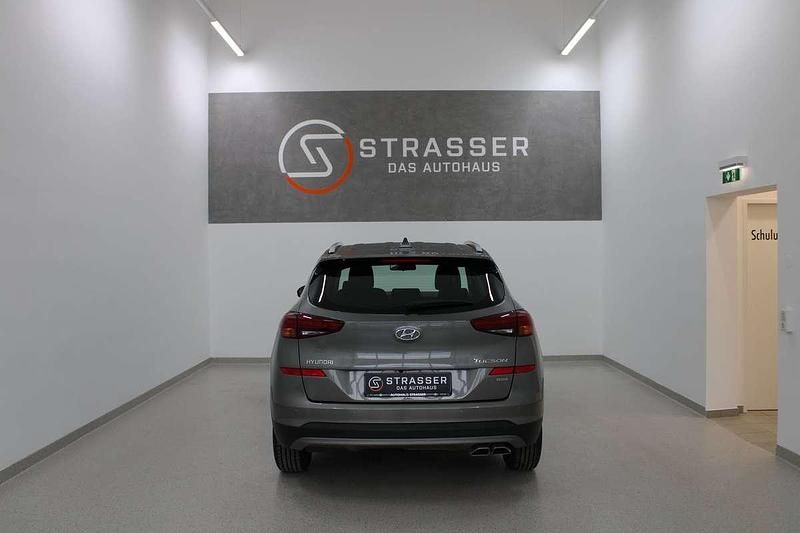 Gebraucht Hyundai Tucson 136 PS (100 kW) 2020 Mittelgrün metallic SUV