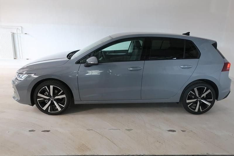 Neu VW Golf VIII 116 PS (85 kW) 2026 Mittelgrau  normal Limousine