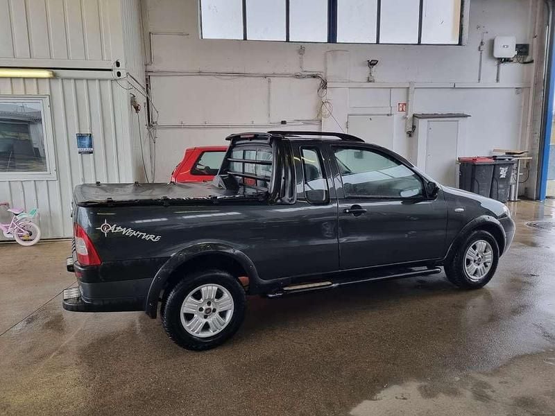 Gebraucht Fiat Strada 84 PS (61 kW) 2008 Grün Abholung