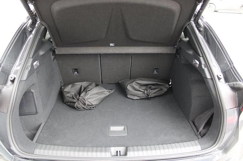 Neu Cupra Terramar 204 PS (150 kW) 2025 Dunkelgrau  metallic SUV