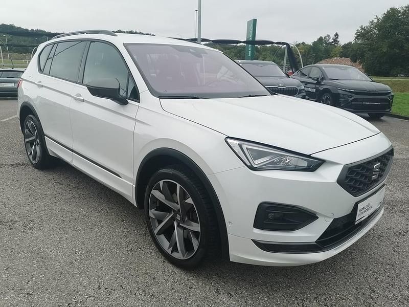 Weiss metallicperleffekt Gebraucht 2020 Seat Tarraco 4Drive SUV | € 34.880 (Teuer) - Bild 1/4