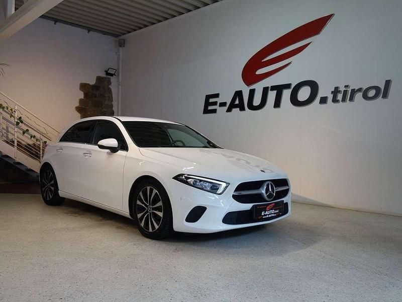 Gebraucht Mercedes A200 Sport 150 PS (110 kW) 2022 Weiß Limousine