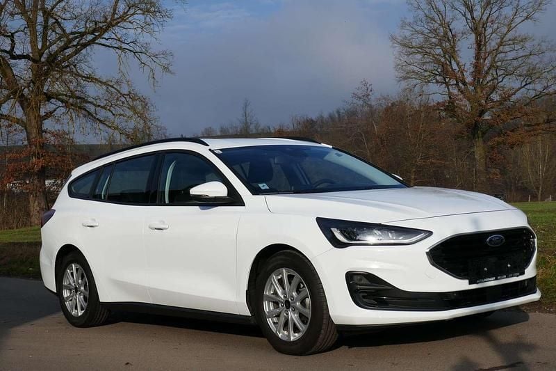 Weiß Gebraucht 2022 Ford Focus Cool & Connect Kombi | € 13.990 (Guter Preis) - Bild 1/4