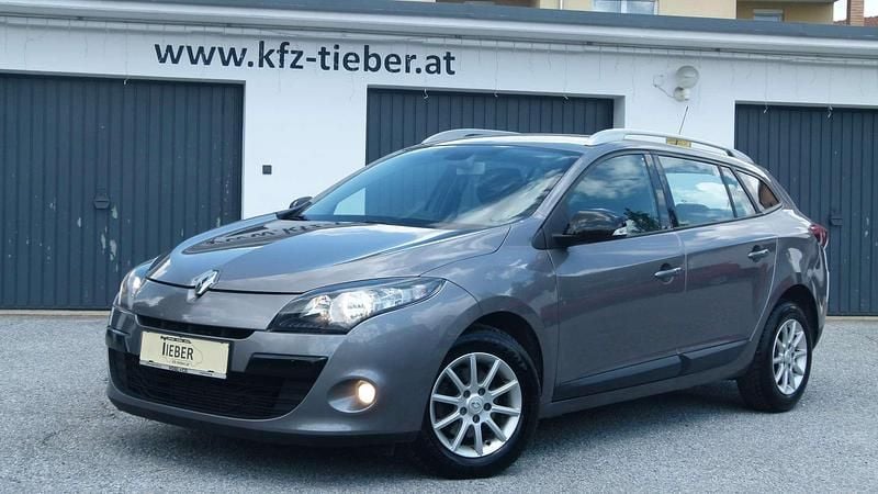 Grau Gebraucht 2011 Renault Mégane GrandTour GT Kombi | € 7.000 - Bild 1/3