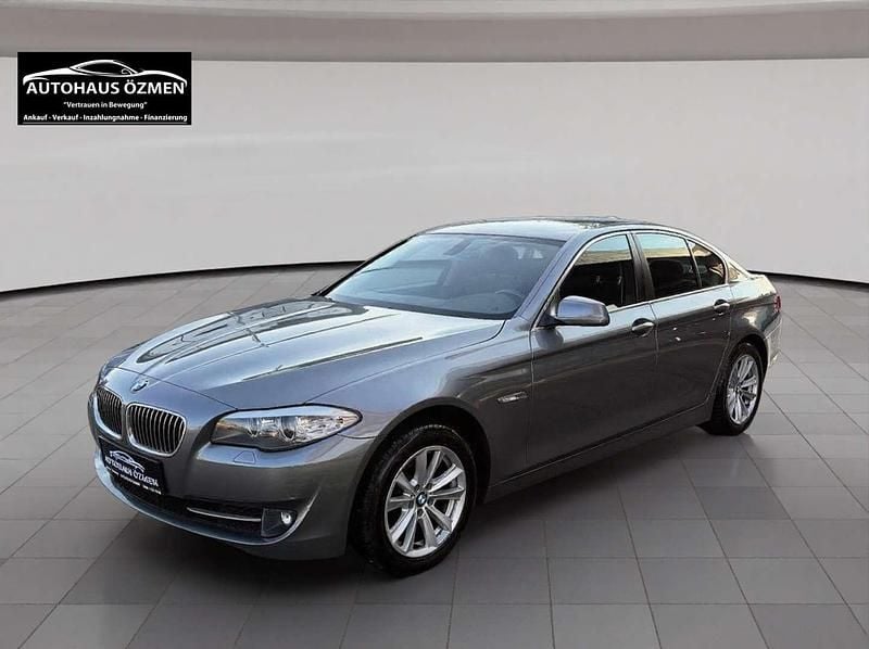 Grau Gebraucht 2011 BMW 520 Limousine | € 12.900 (Fairer Preis) - Bild 1/4