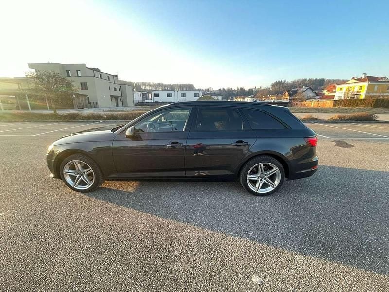 Gebraucht Audi A4 Design 150 PS (110 kW) 2019 Kombi