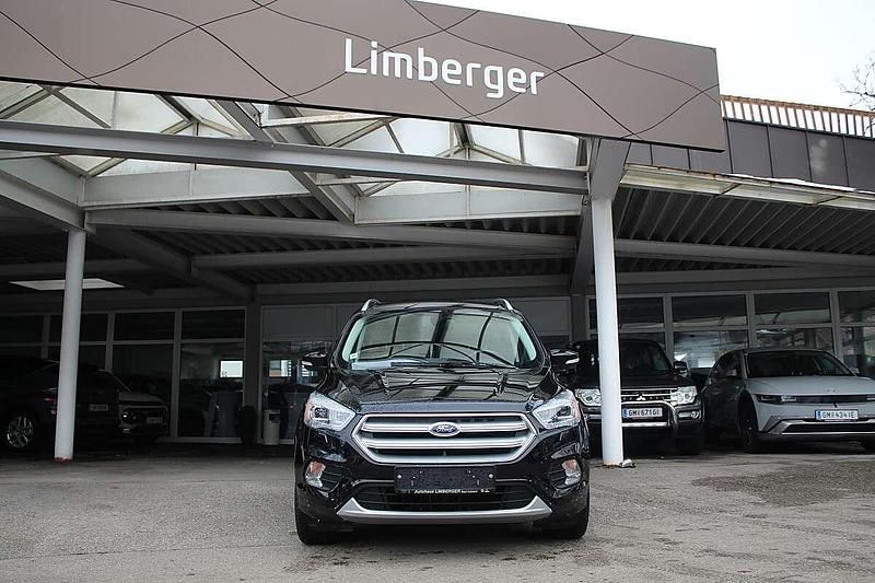 Gebraucht Ford Kuga Titanium 120 PS (88 kW) 2017 Schwarz SUV