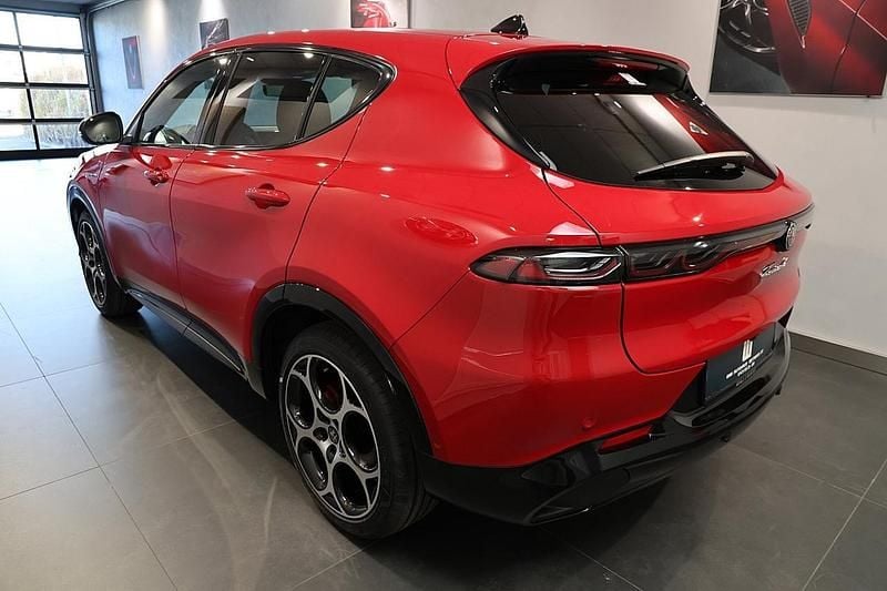 Neu Alfa Romeo Tonale Veloce 160 PS (117 kW) 2025 Rot SUV