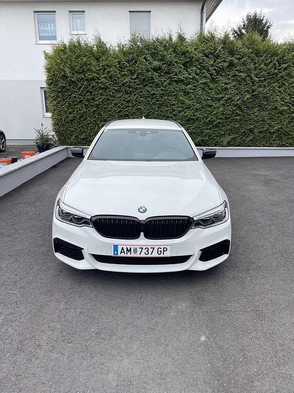 Gebraucht BMW 520 M Sport 190 PS (139 kW) 2020 Kombi
