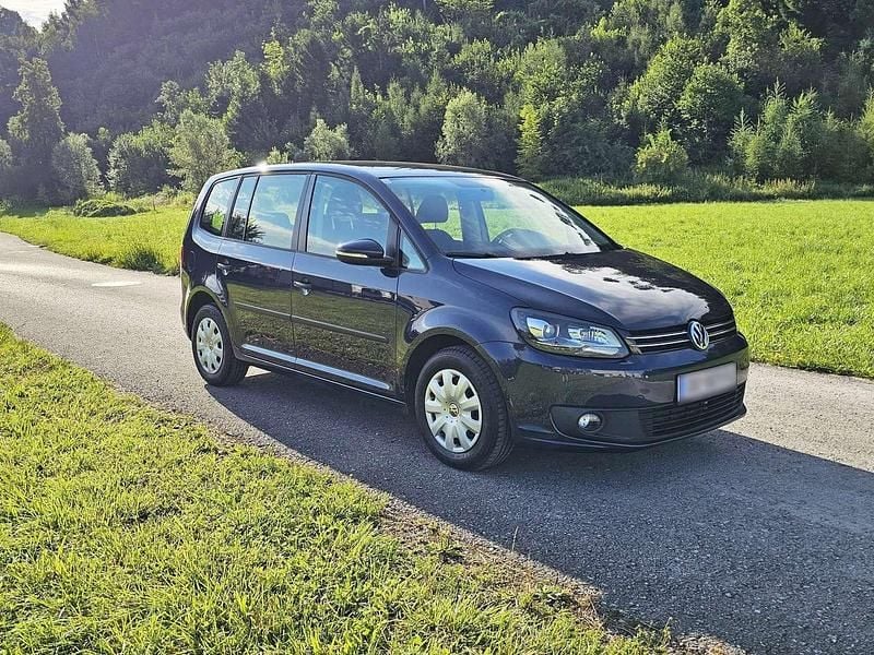 Blau Gebraucht 2014 VW Touran Highline Van / Kleinbus | € 9.700 (Guter Preis) - Bild 1/4