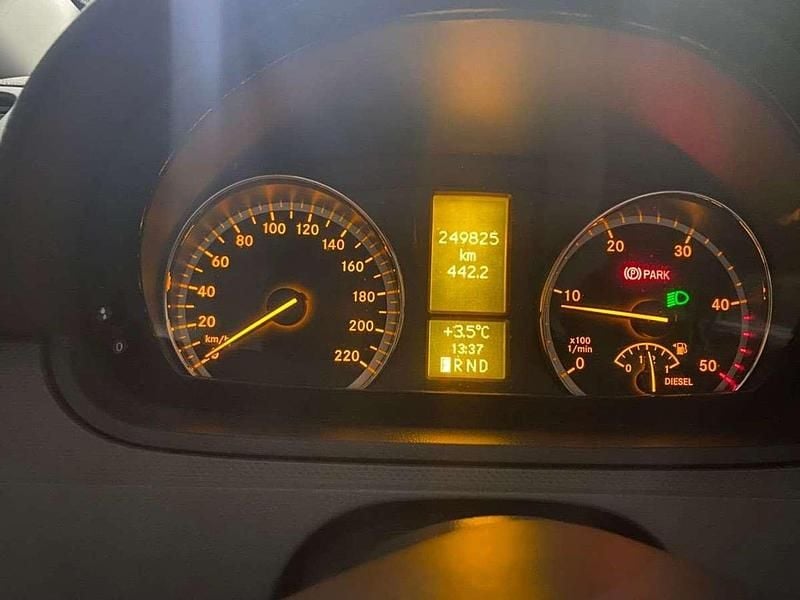 Gebraucht Mercedes Vito 116 PS (85 kW) 2010 Grün Van