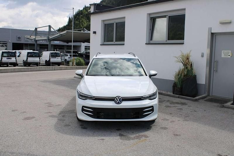 Neu VW Golf VIII 116 PS (85 kW) 2025 Weiß Kombi