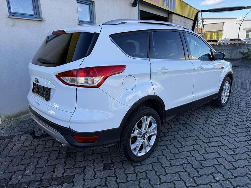 Gebraucht Ford Kuga Titanium 140 PS (102 kW) 2013 Weiß SUV