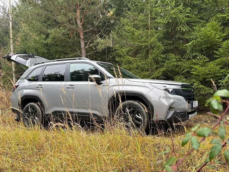 Grau Gebraucht 2025 Subaru Forester SUV | € 47.400 - Bild 1/4