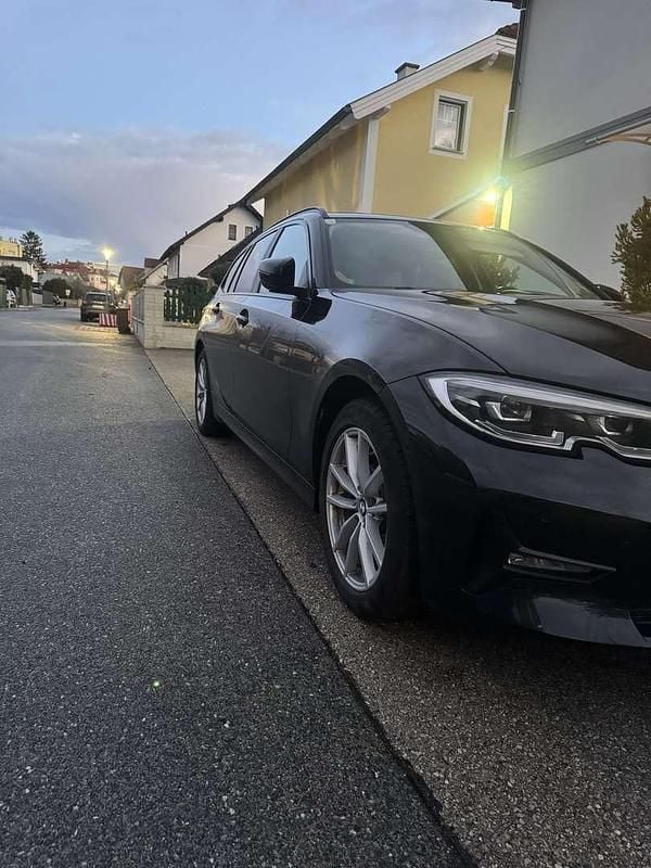 Gebraucht BMW 320 Advantage 190 PS (139 kW) 2020 Schwarz Kombi