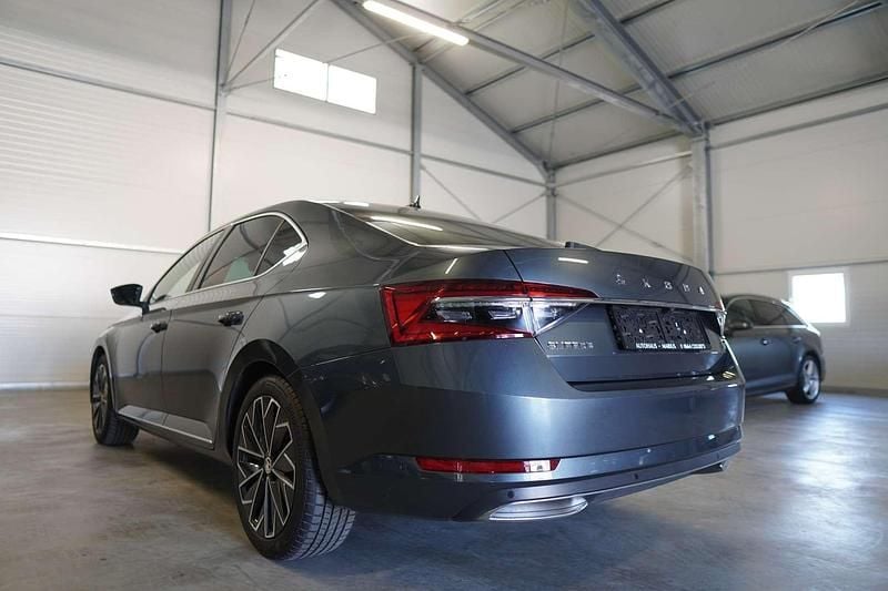 Gebraucht Skoda Superb LAURIN & KLEMENT 156 PS (114 kW) 2021 Grau Limousine
