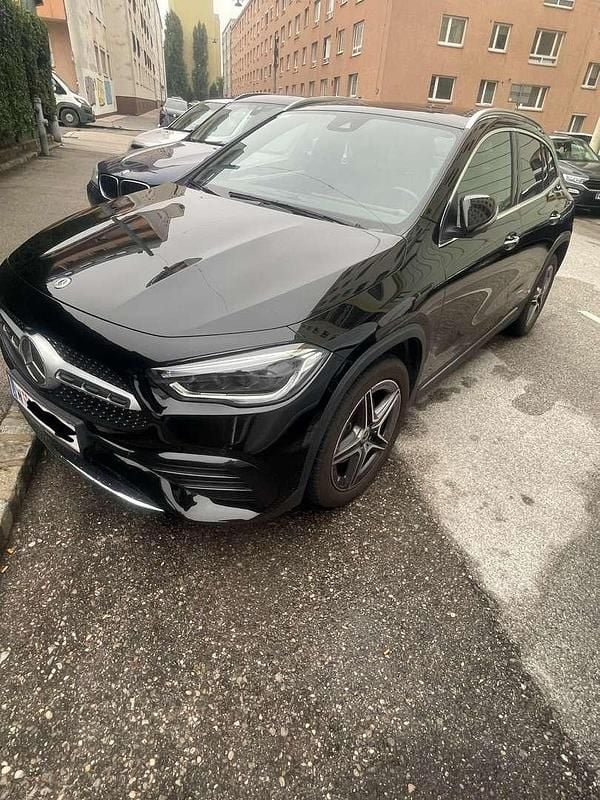 Gebraucht Mercedes GLA250 160 PS (117 kW) 2022 SUV