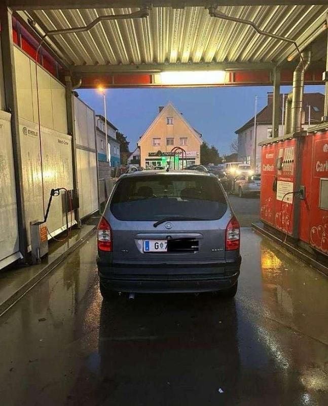 Gebraucht Opel Zafira Comfort 125 PS (91 kW) 2004 Van / Kleinbus