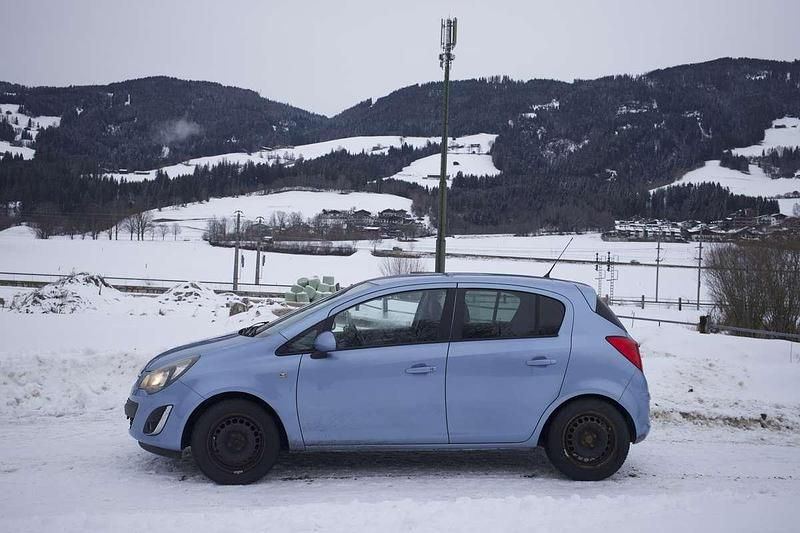 Gebraucht Opel Corsa Edition 69 PS (50 kW) 2015 Blau Kleinwagen
