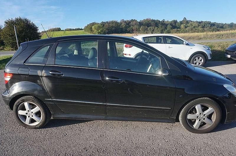 Gebraucht Mercedes B180 109 PS (80 kW) 2005 Schwarz Van / Kleinbus