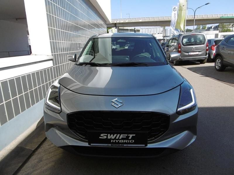 Neu Suzuki Swift 82 PS (60 kW) 2025 Premium silver metallic Kleinwagen