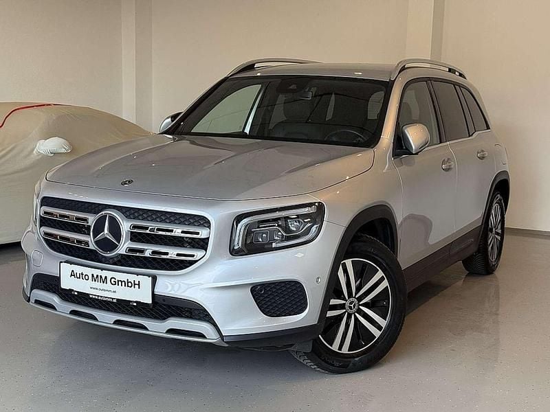 Grau Gebraucht 2020 Mercedes GLB200 SUV | € 33.990 (Fairer Preis) - Bild 1/4