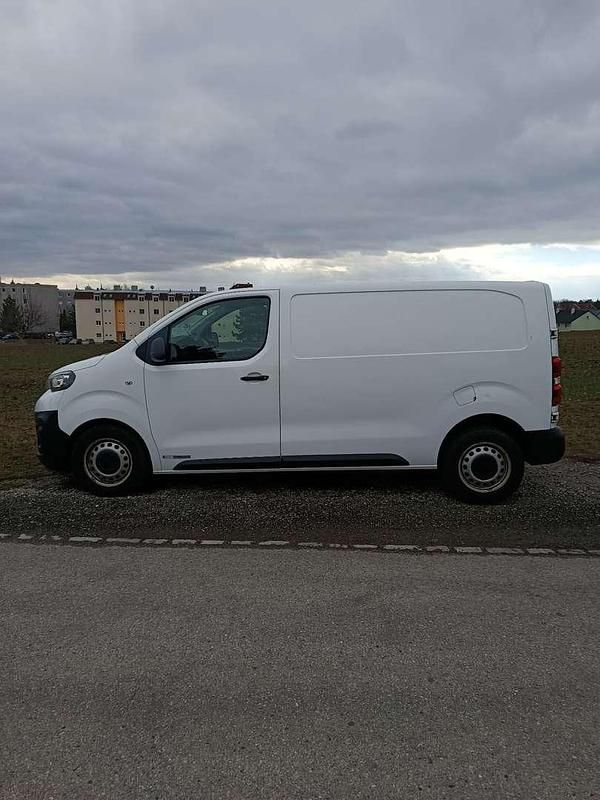 Gebraucht Peugeot Expert Premium 122 PS (89 kW) 2019 Weiß Van