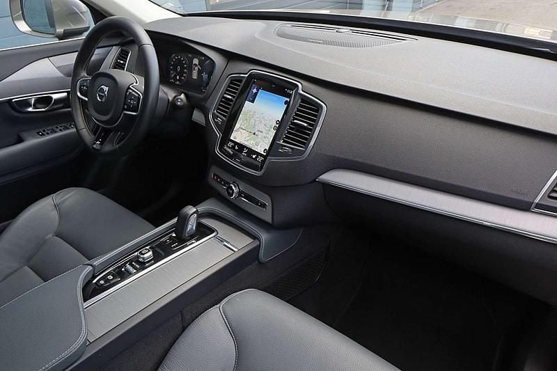 Gebraucht Volvo XC90 Momentum 303 PS (222 kW) 2019 Grau SUV
