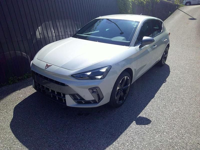 Hellgrau metallic Neu 2025 Cupra Leon Limousine | € 30.675 (Fairer Preis) - Bild 1/4