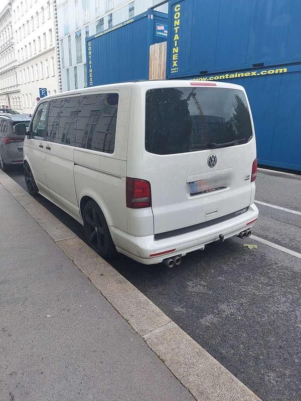 Gebraucht VW Multivan Comfortline 179 PS (131 kW) 2015 Van