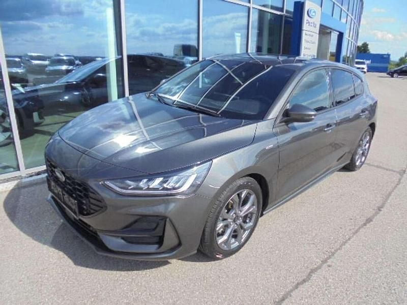 Grau Gebraucht 2023 Ford Focus ST-Line Limousine | € 21.900 (Fairer Preis) - Bild 1/4